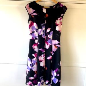 Maggy London sleeveless flower 🌺 dress - Size 8